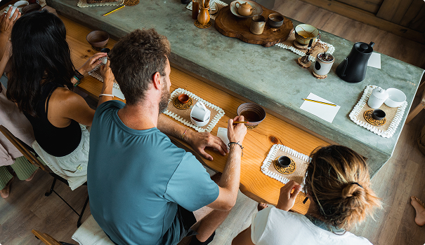 Man and women in Chinese tea ceremony